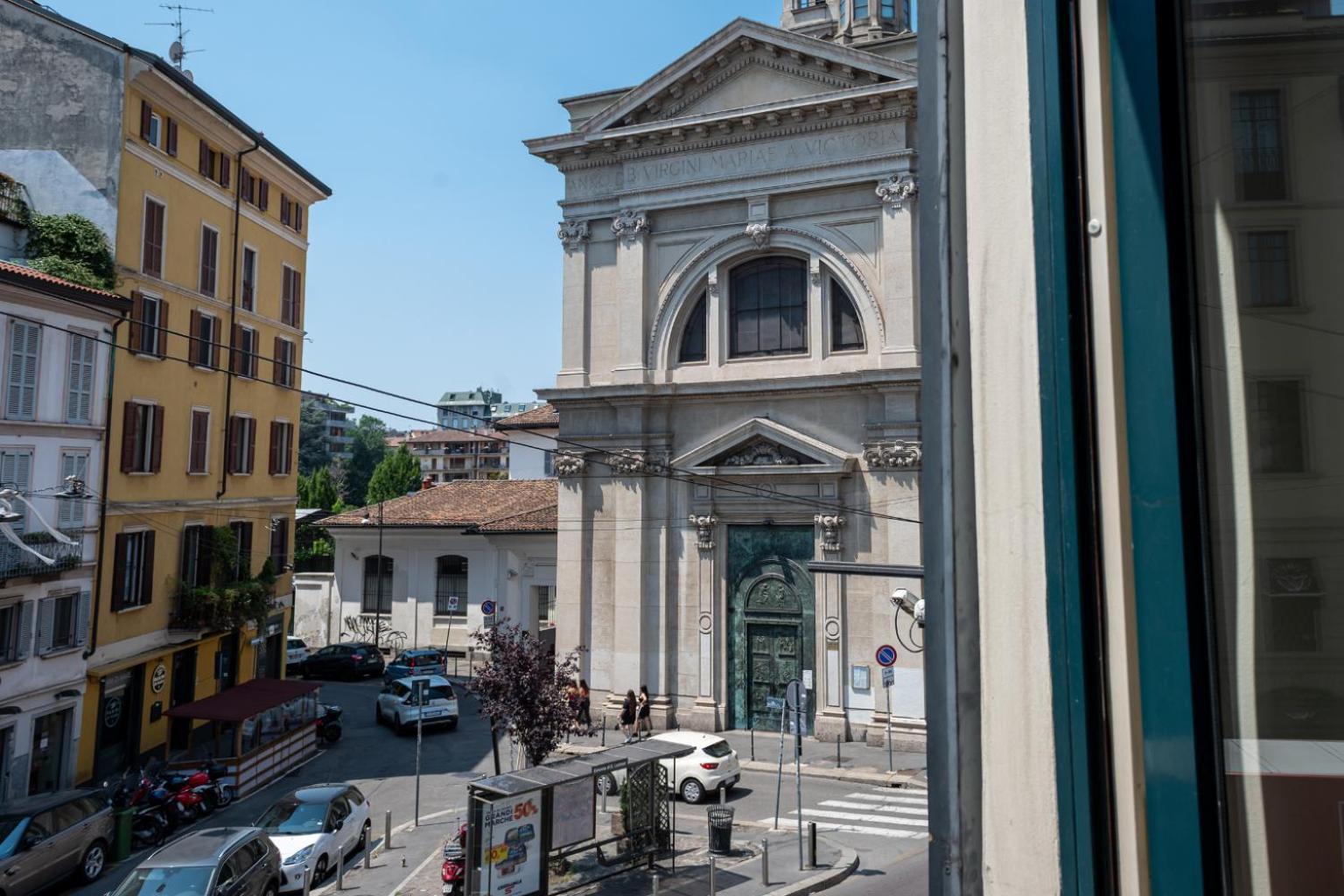 Colonne Di San Lorenzo - Iconic Bilo Milan